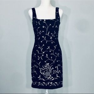 Ann Taylor Black Corduroy Floral Embroidered SZ 4